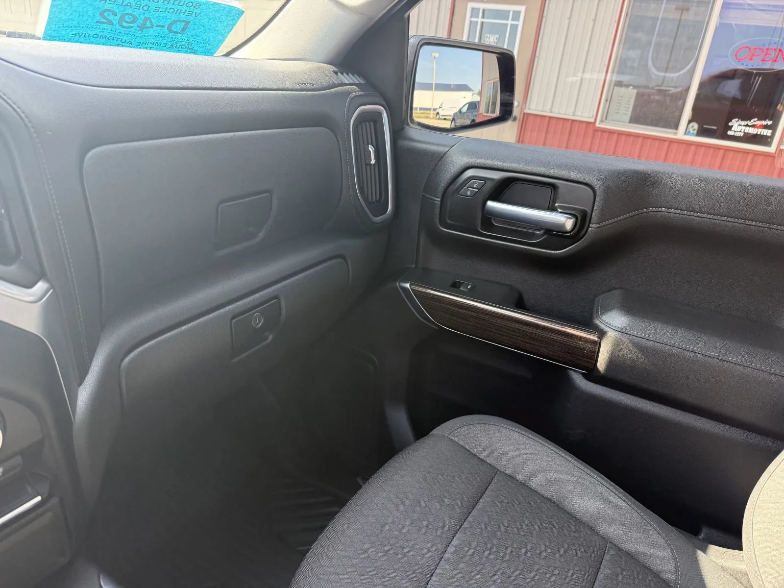 Used 2021 Chevrolet Silverado 1500 LT Trail Boss AWD/4WD image 19