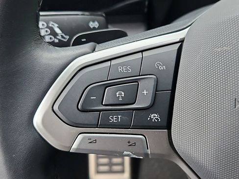 Certified 2024 Volkswagen Atlas Cross Sport SEL R-Line image 24