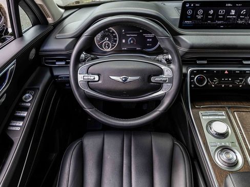 Used 2024 Genesis GV80 2.5T image 16