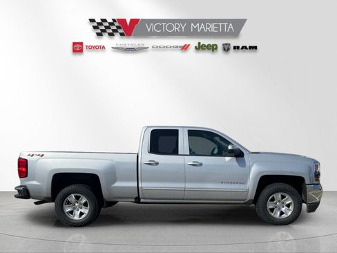 Used 2018 Chevrolet Silverado 1500 LT w/ LT Convenience Package image 6