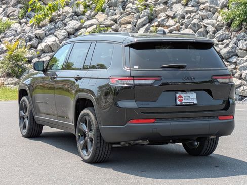 New 2025 Jeep Grand Cherokee L Altitude image 7