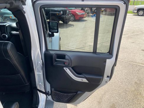 Used 2012 Jeep Wrangler Unlimited Sahara w/ Dual Top Group AWD/4WD image 42