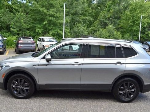 Used 2024 Volkswagen Tiguan SE AWD/4WD image 5
