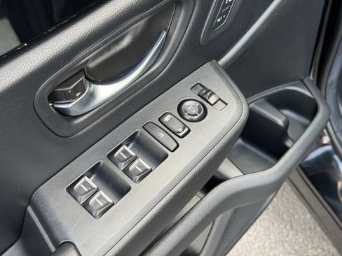 Used 2024 Honda Pilot Touring image 12