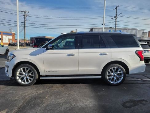 Used 2019 Ford Expedition Platinum image 2