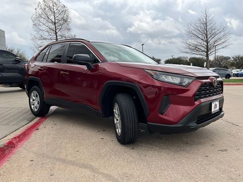 Used 2020 Toyota RAV4 LE image 5