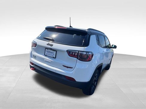 Used 2025 Jeep Compass Trailhawk AWD/4WD image 5
