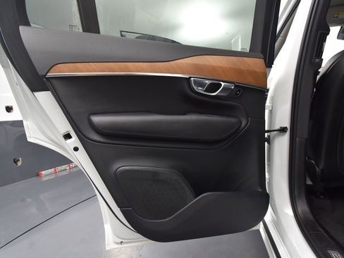 Used 2022 Volvo XC90 T8 Inscription Expression w/ Climate Package image 38