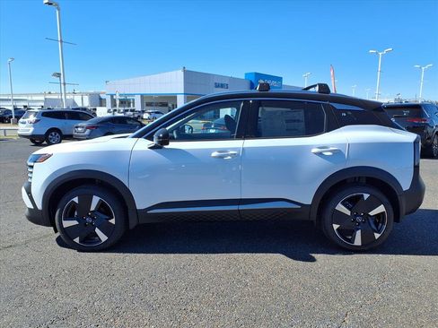 New 2026 Nissan Kicks SR w/ Cold Weather Package image 4