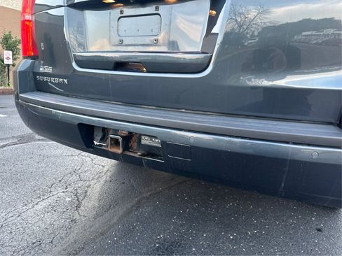 Used 2019 Chevrolet Suburban LT AWD/4WD image 21