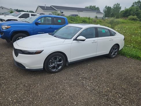 Used 2023 Honda Accord EX image 1