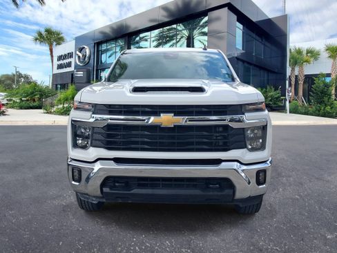 Used 2025 Chevrolet Silverado 2500 LT w/ Convenience Package AWD/4WD image 2