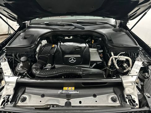 Used 2019 Mercedes-Benz GLC 300 4MATIC Coupe image 12