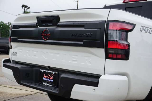 Used 2026 Nissan Frontier PRO-4X AWD/4WD image 5