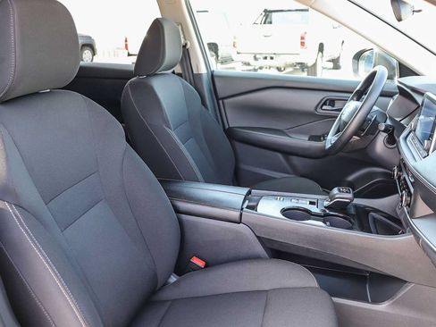 Used 2025 Nissan Rogue S FWD image 15