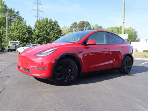 Used 2022 Tesla Model Y Long Range image 6