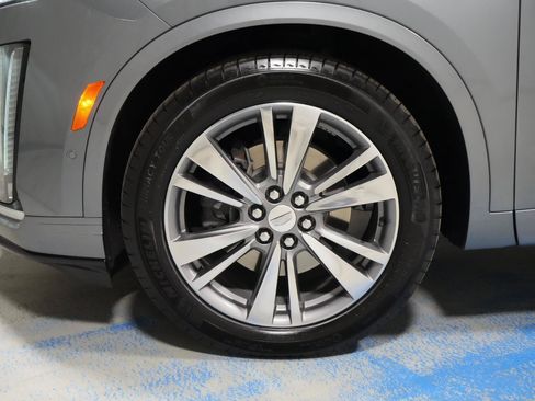 Used 2021 Cadillac XT6 Premium Luxury AWD/4WD image 32