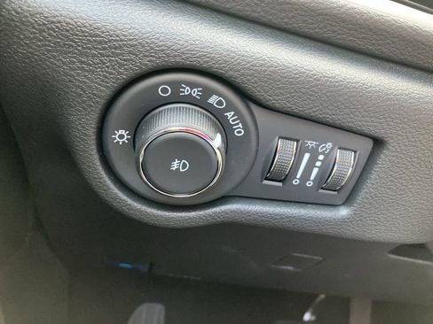 New 2026 Chrysler Pacifica Select image 22