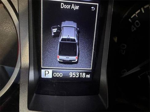 Certified 2017 Toyota Tacoma SR5 w/ Tow Package image 17