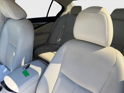Used 2015 INFINITI Q50 Premium w/ All Weather Package image 18