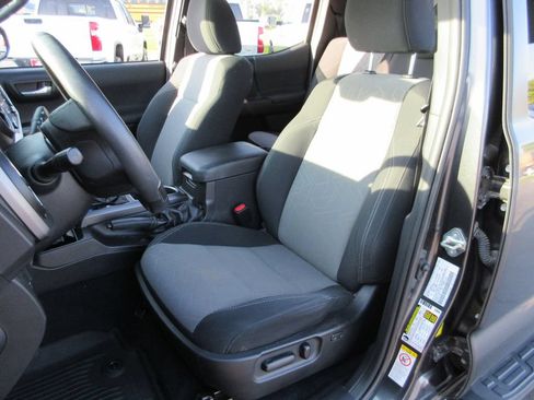 Used 2020 Toyota Tacoma TRD Sport AWD/4WD image 20