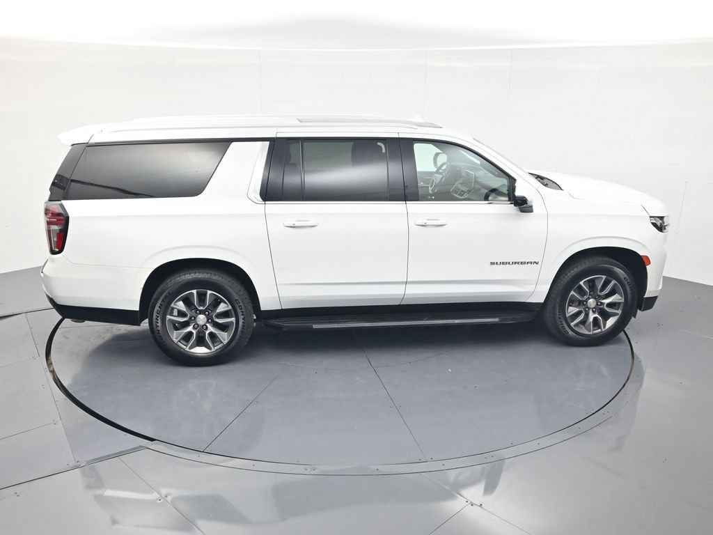 Used 2022 Chevrolet Suburban LT w/ LT Signature Plus Package AWD/4WD image 39