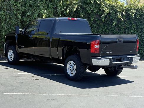 Used 2011 Chevrolet Silverado 2500 LT w/ Interior Plus Package AWD/4WD image 5