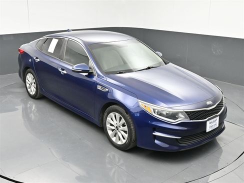 Used 2018 Kia Optima LX w/ 17" Alloy Wheels Package image 23