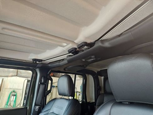 Used 2021 Jeep Gladiator Sport AWD/4WD image 29