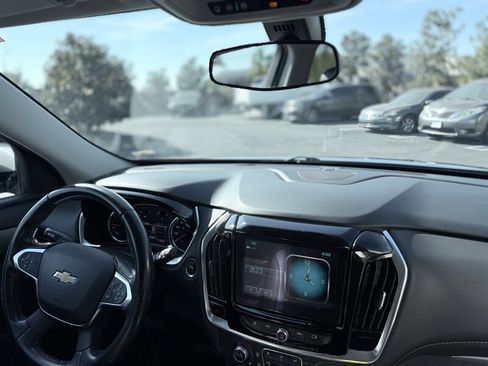 Used 2019 Chevrolet Traverse LT image 18