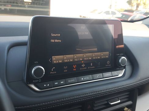 Certified 2025 Nissan Rogue SV w/ SV Premium Package FWD image 33