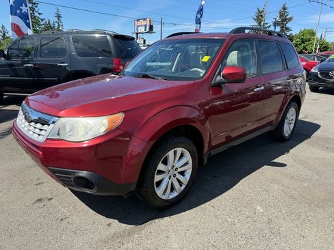 Used 2012 Subaru Forester 2.5X Premium w/ All-Weather Pkg AWD/4WD image 3
