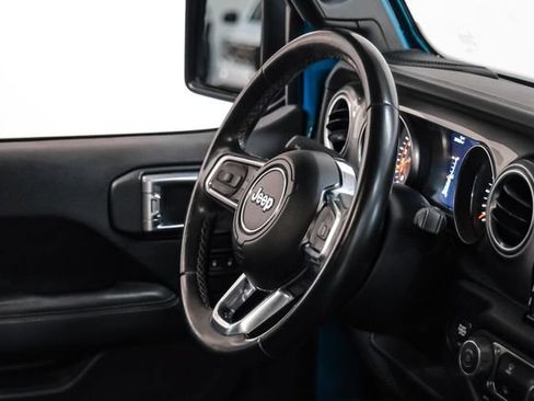 Used 2020 Jeep Wrangler Unlimited Sahara AWD/4WD image 20