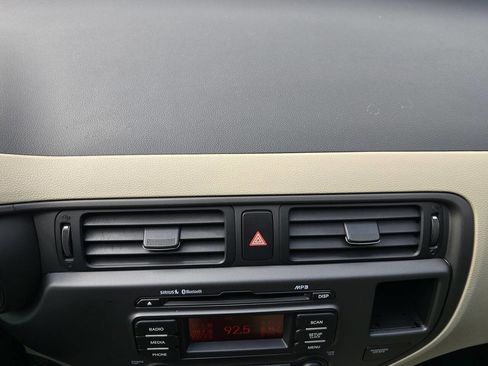 Used 2013 Kia Rio EX image 28