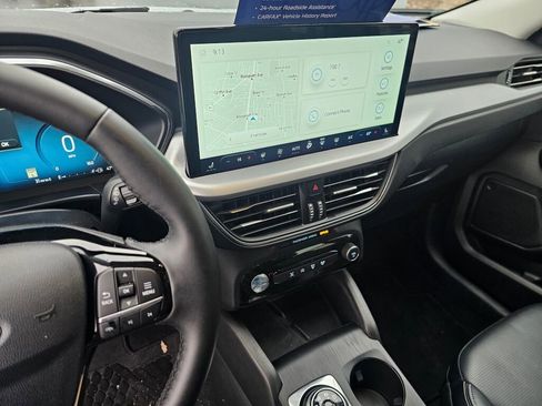 Certified 2025 Ford Escape Platinum image 22