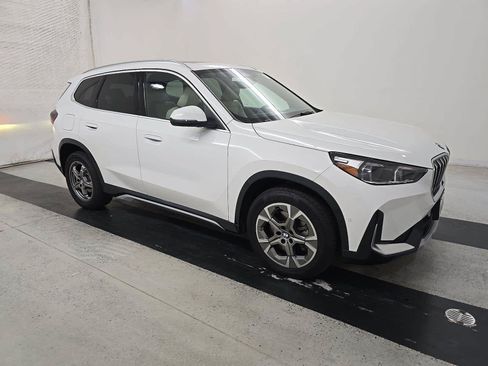 Used 2025 BMW X1 xDrive28i w/ Premium Package AWD/4WD image 2