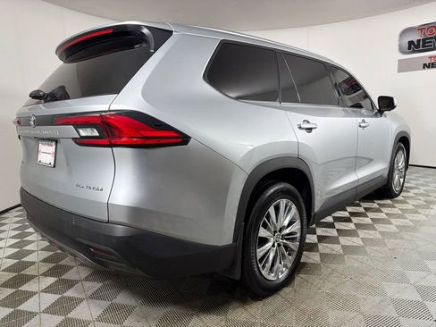 Used 2024 Toyota Grand Highlander AWD image 4