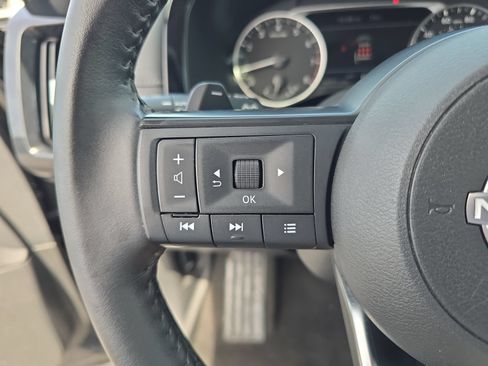 Used 2024 Nissan Pathfinder SV AWD/4WD image 22
