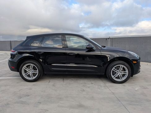 Certified 2025 Porsche Macan image 8