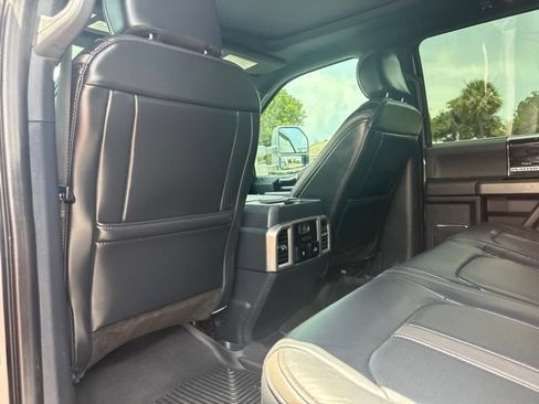 Used 2022 Ford F450 Platinum w/ FX4 Off-Road Package AWD/4WD image 15
