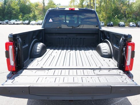 Used 2024 Ford F350 Platinum w/ FX4 Off-Road Package AWD/4WD image 15