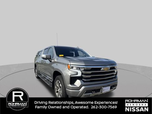 Used 2024 Chevrolet Silverado 1500 High Country w/ Technology Package AWD/4WD image 3