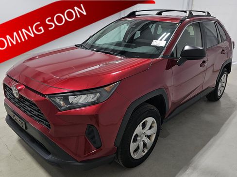 Used 2019 Toyota RAV4 LE AWD/4WD image 1