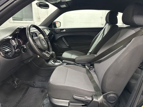 Used 2018 Volkswagen Beetle 2.0T S image 21