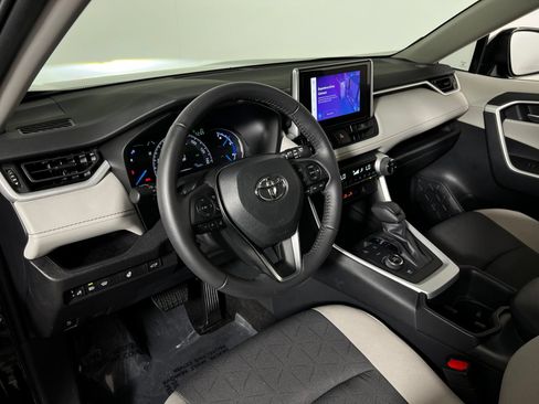 Certified 2025 Toyota RAV4 XLE w/ Convenience Package AWD/4WD image 12