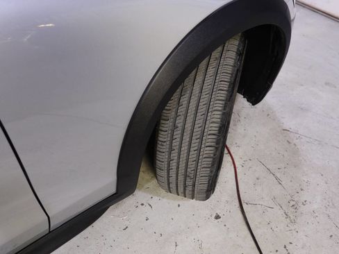 Used 2025 Volvo V60 B5 Cross Country Plus image 43