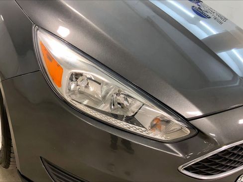 Used 2017 Ford Focus SE image 27