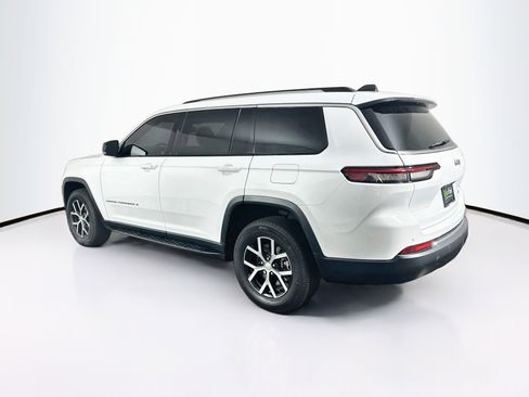 Used 2023 Jeep Grand Cherokee L Limited w/ Luxury Tech Group II RWD image 5