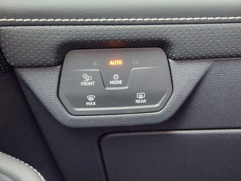 New 2026 Volkswagen Atlas Cross Sport SE AWD/4WD image 13