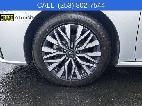 Used 2024 Nissan Altima 2.5 SV FWD image 33